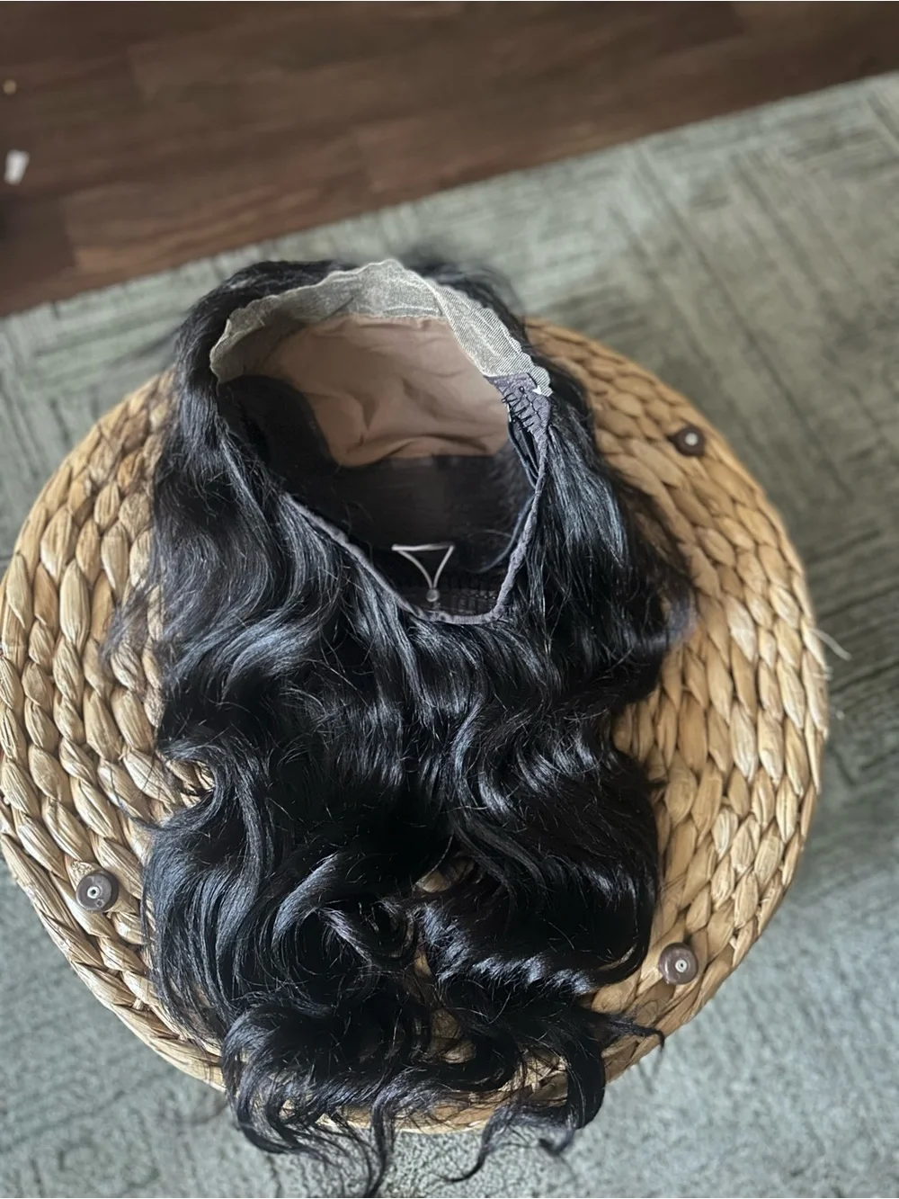 Luxury Black Wavy Women's Wig - Voluminous Natural-Look Style